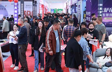 石家庄家装展会现场展商云集推出优惠吸引观众